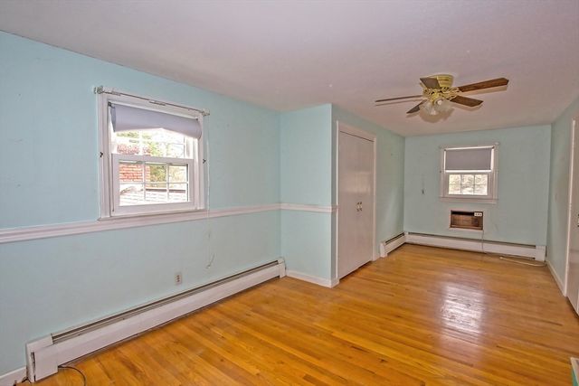 4 Raymond Dr, Wilbraham, MA 01095