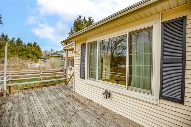 4 Raymond Dr, Wilbraham, MA 01095