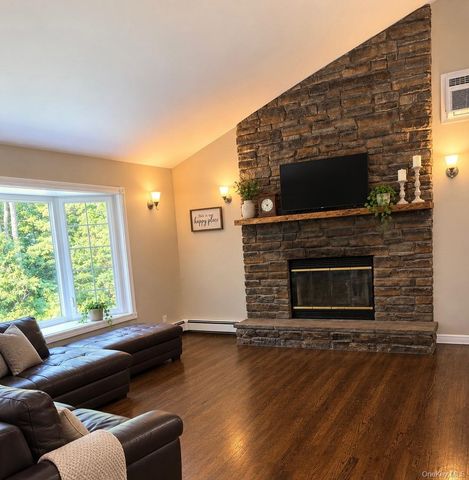 11 Ulster Terrace, Wallkill, NY 12589
