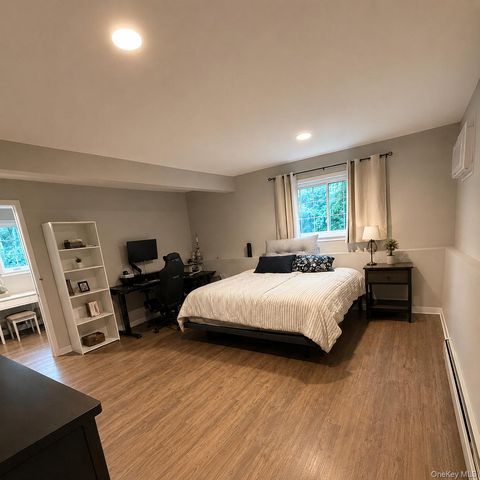 11 Ulster Terrace, Wallkill, NY 12589