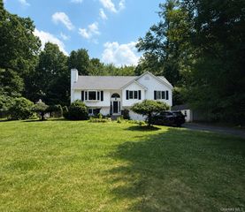 11 Ulster Terrace, Wallkill, NY 12589