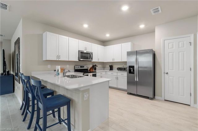 20173 Camino Torcido LOOP, North Fort Myers, FL 33917