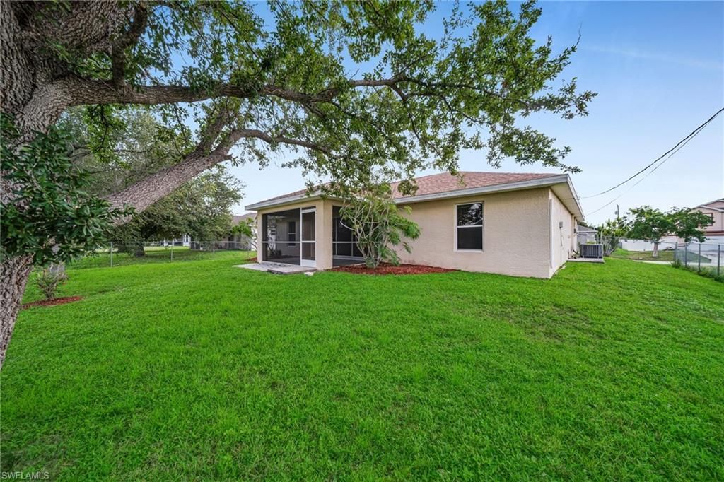 Image 29 of property listing at 2724 SW 2nd AVE, Cape Coral, FL 33914
