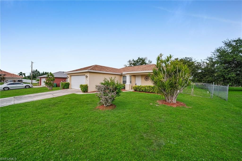 Image 3 of property listing at 2724 SW 2nd AVE, Cape Coral, FL 33914