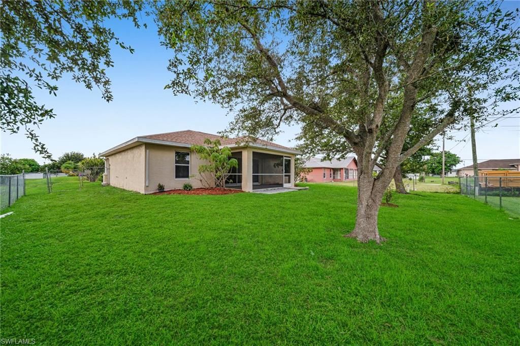 Image 31 of property listing at 2724 SW 2nd AVE, Cape Coral, FL 33914