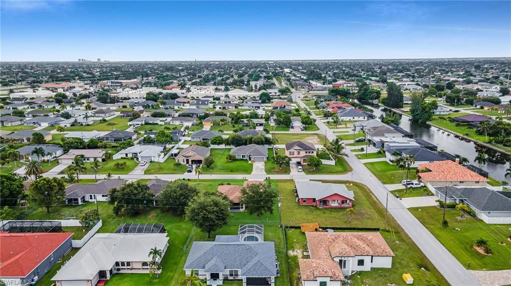 Image 37 of property listing at 2724 SW 2nd AVE, Cape Coral, FL 33914