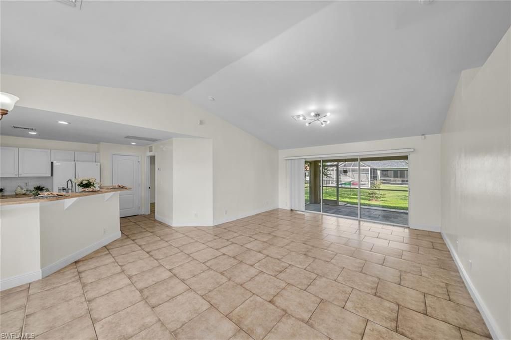 Image 7 of property listing at 2724 SW 2nd AVE, Cape Coral, FL 33914