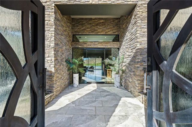 49967 Ridge View Way, Palm Desert, CA 92260