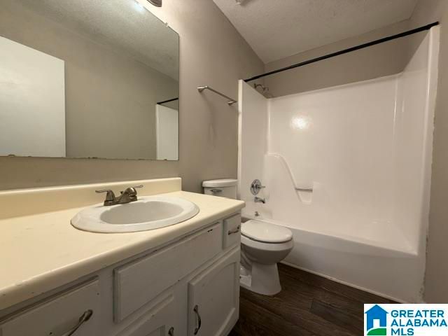 6100 MEADOW CREST CIRCLE, Birmingham, AL 35212