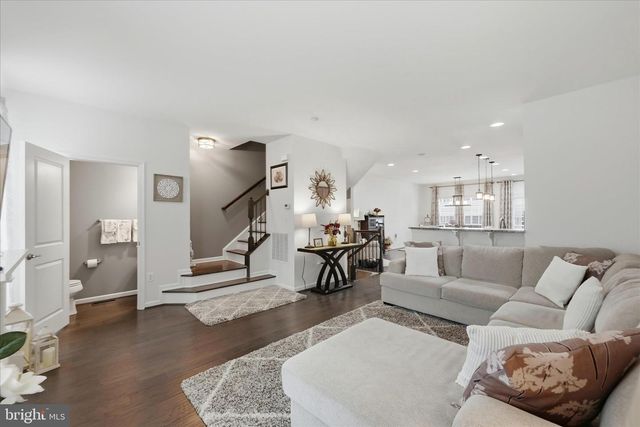 105 TROUT LILY DR, Lake Frederick, VA 22630