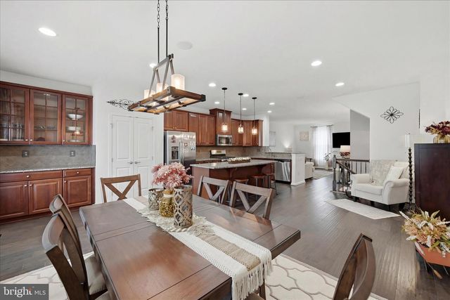105 TROUT LILY DR, Lake Frederick, VA 22630
