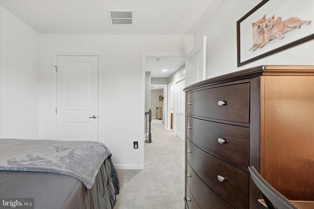 105 TROUT LILY DR, Lake Frederick, VA 22630