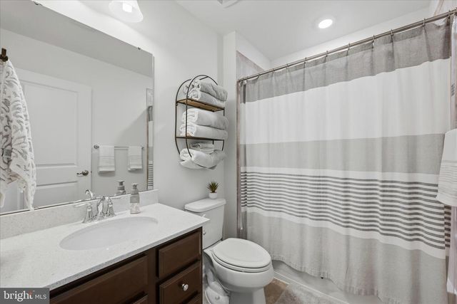 105 TROUT LILY DR, Lake Frederick, VA 22630