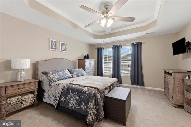 105 TROUT LILY DR, Lake Frederick, VA 22630