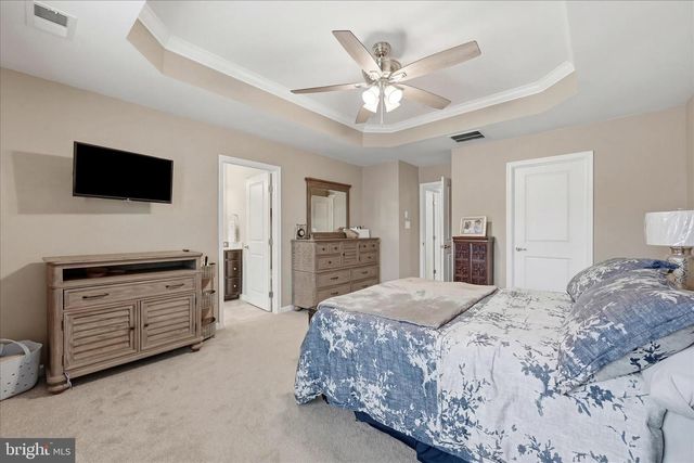 105 TROUT LILY DR, Lake Frederick, VA 22630