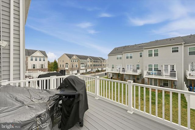 105 TROUT LILY DR, Lake Frederick, VA 22630
