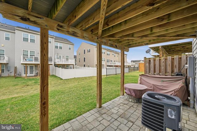 105 TROUT LILY DR, Lake Frederick, VA 22630