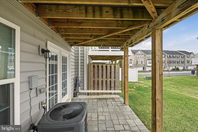 105 TROUT LILY DR, Lake Frederick, VA 22630