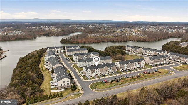 105 TROUT LILY DR, Lake Frederick, VA 22630