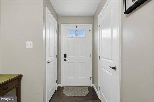 105 TROUT LILY DR, Lake Frederick, VA 22630