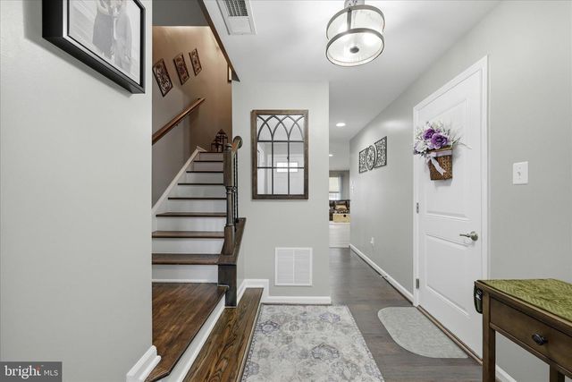 105 TROUT LILY DR, Lake Frederick, VA 22630