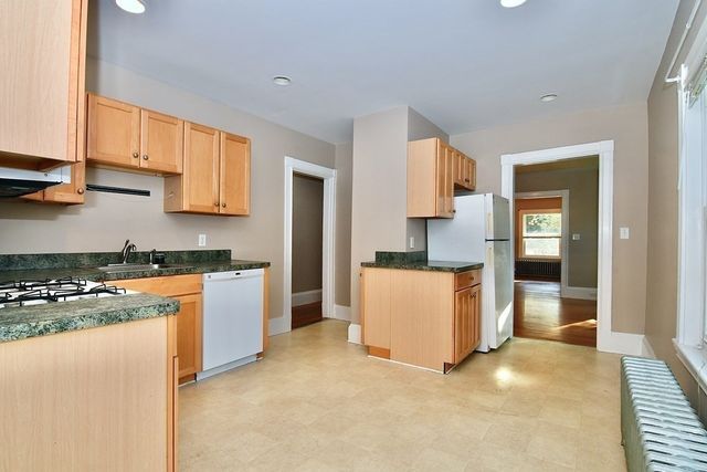 392 Reedsdale 1, Milton, MA 02186