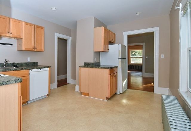 392 Reedsdale 1, Milton, MA 02186