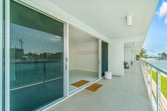65 SE Spanish Trail 2020, Boca Raton, FL 33432