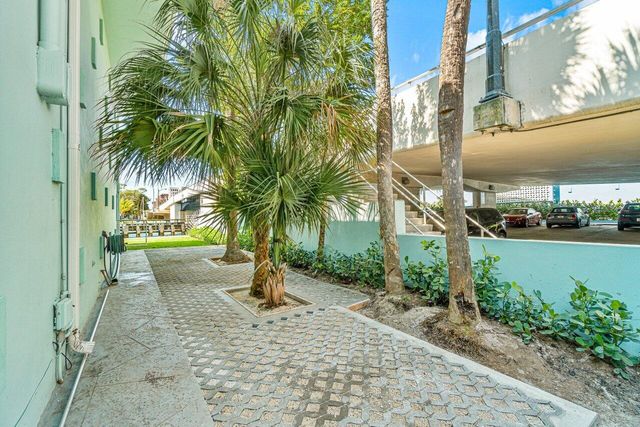 65 SE Spanish Trail 2020, Boca Raton, FL 33432