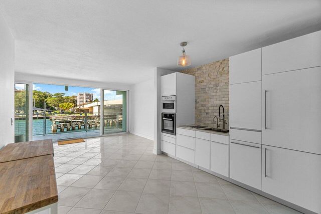 65 SE Spanish Trail 2020, Boca Raton, FL 33432