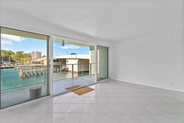 65 SE Spanish Trail 2020, Boca Raton, FL 33432