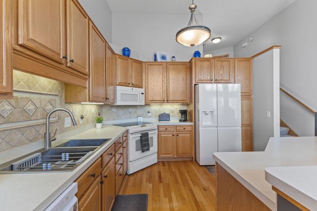 20609 Harrow Court, Lakeville, MN 55044