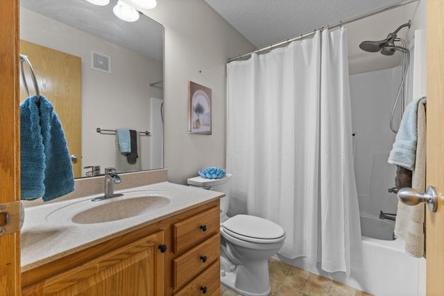 20609 Harrow Court, Lakeville, MN 55044