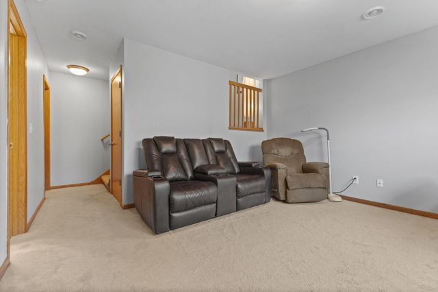 20609 Harrow Court, Lakeville, MN 55044