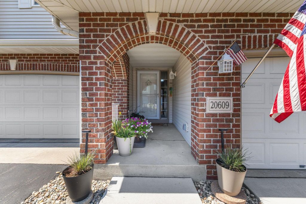 20609 Harrow Court, Lakeville, MN 55044