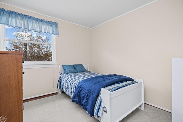 11142 Plumbrook Road, Sterling Heights, MI 48312
