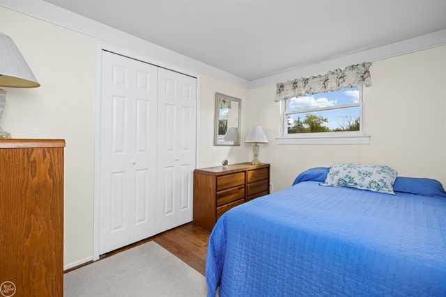 11142 Plumbrook Road, Sterling Heights, MI 48312