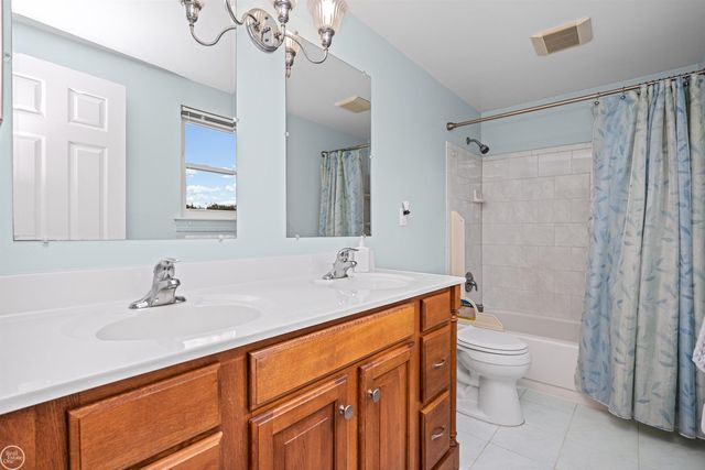 11142 Plumbrook Road, Sterling Heights, MI 48312