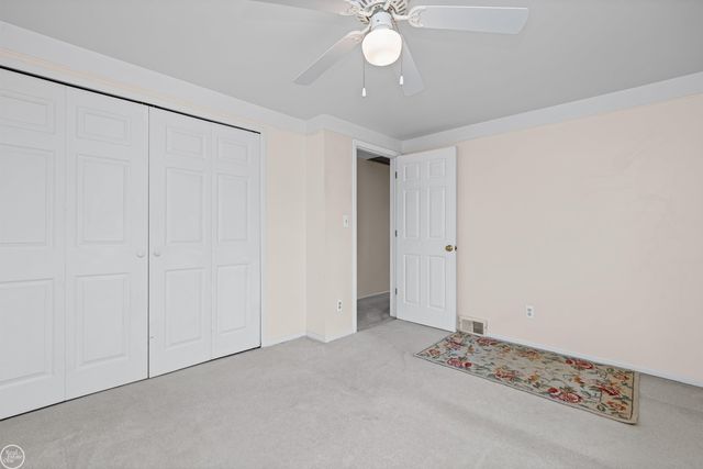 11142 Plumbrook Road, Sterling Heights, MI 48312