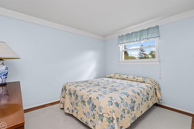 11142 Plumbrook Road, Sterling Heights, MI 48312