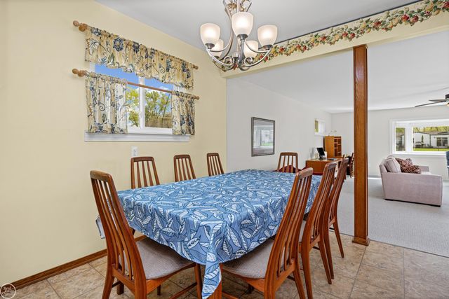 11142 Plumbrook Road, Sterling Heights, MI 48312