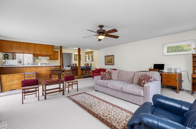 11142 Plumbrook Road, Sterling Heights, MI 48312