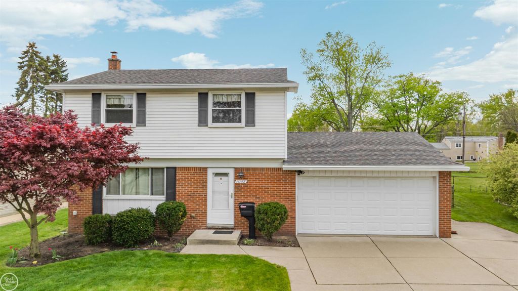 11142 Plumbrook Road, Sterling Heights, MI 48312