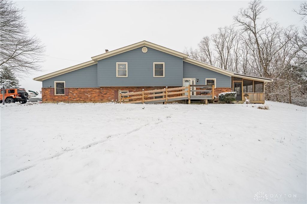 9901 Ballentine Pike, New Carlisle, OH 45344