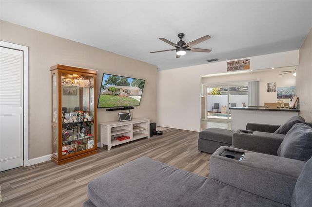 6944 BUHRLEY TERRACE N, St Petersburg, FL 33709