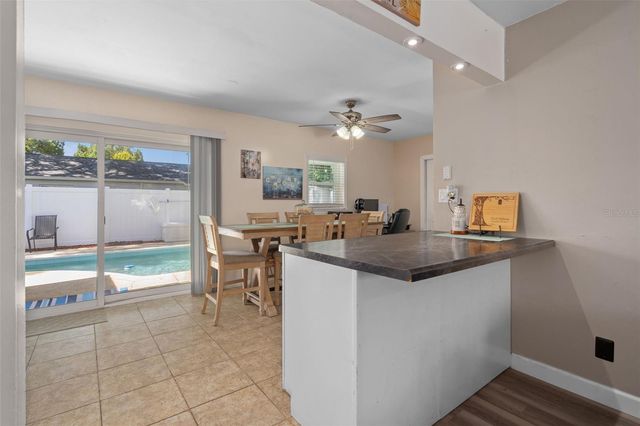 6944 BUHRLEY TERRACE N, St Petersburg, FL 33709