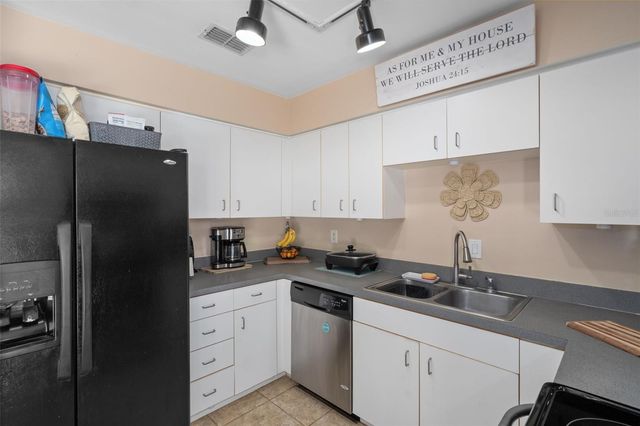 6944 BUHRLEY TERRACE N, St Petersburg, FL 33709