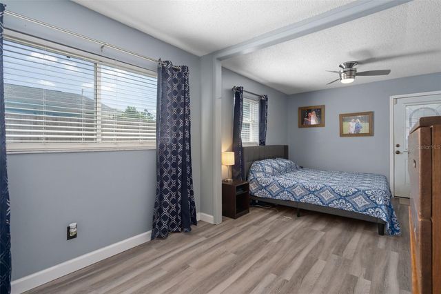 6944 BUHRLEY TERRACE N, St Petersburg, FL 33709