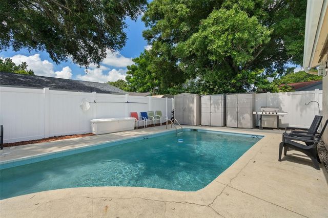 6944 BUHRLEY TERRACE N, St Petersburg, FL 33709