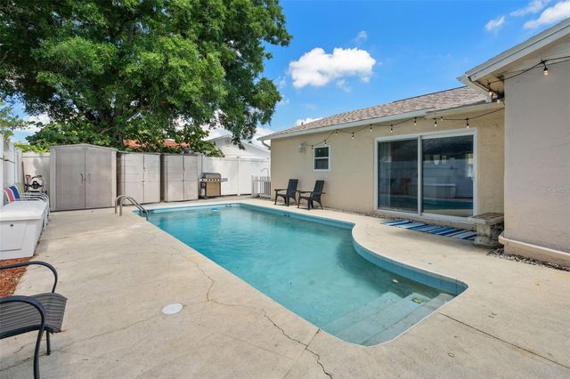 6944 BUHRLEY TERRACE N, St Petersburg, FL 33709
